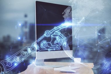 Bilgisayar, teknoloji temalı hologramla birlikte ofiste. Çoklu maruz kalma. Teknoloji kavramı.