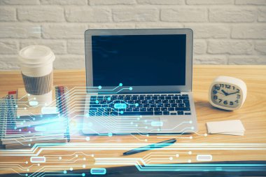Teknoloji temalı çizim ve bilgisayarlı masa. Çifte maruziyet. Bilgi kavramı.
