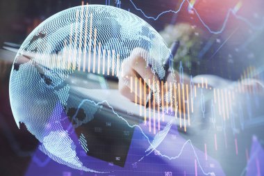 Finansal Forex grafik eller notları arka plan alarak görüntülenir. Araştırma kavramı. Çoklu pozlama