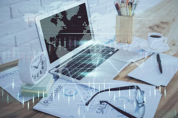 Multi blootstelling van forex grafiek en werkruimte met computer. Begrip internationale onlinehandel. — Stockfoto