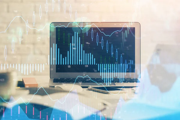 Forex piaci chart hologram és személyi számítógép háttér. Többszörös expozíció. A beruházás fogalma. — Stock Fotó