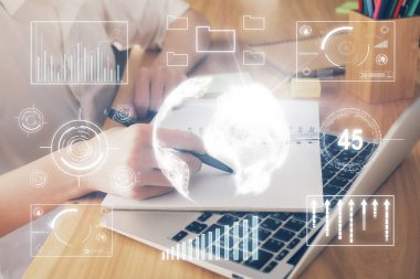 Finansal grafikler WOMANS el notları arka plan alarak görüntülenir. Araştırma kavramı. Çift Pozlama