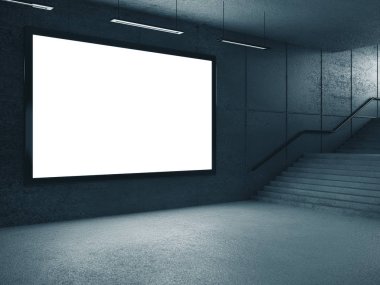 Yeraltı geçidi ve boş afiş