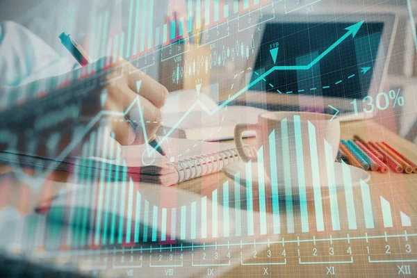 Finansal grafik el notları arka plan alarak üzerinde çizilmiş. Araştırma kavramı. Çift Pozlama