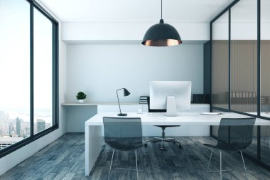 Bilgisayarlı modern ofis içi