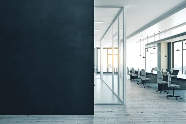 Konferensrum med tom vägg — Stockfoto