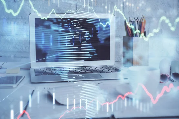 Holograma gráfico de Forex en la tabla con el fondo de la computadora. Exposición múltiple. Concepto de mercados financieros. —  Fotos de Stock