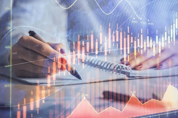 Dubbele blootstelling van dames handen maken van notities met Forex Graph hologram. Concept aandelenmarkt analyse. — Stockfoto