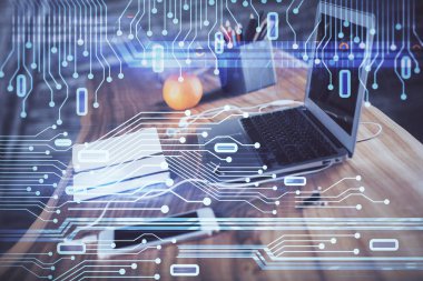 Teknoloji temalı çizim ve bilgisayarlı masa. Çifte maruziyet. Bilgi kavramı.