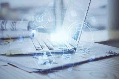 Sosyal ağ hologramıyla birlikte bilgisayar masaüstünde. Çoklu maruz kalma. Uluslararası insan ilişkileri kavramı.