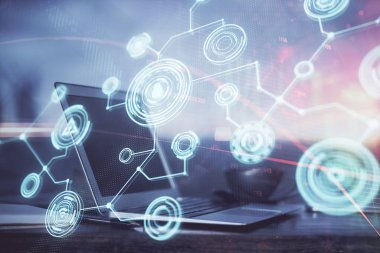 Sosyal ağ hologramıyla birlikte bilgisayar masaüstünde. Çoklu maruz kalma. Uluslararası insan ilişkileri kavramı.