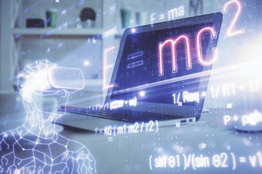 Masaüstü bilgisayar arkaplanı ve formül hologram yazımı. Çifte maruziyet. Eğitim kavramı.