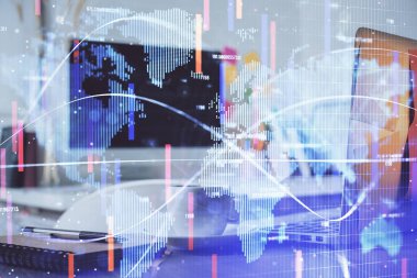 İş teması simgelerinin çoklu pozlandırılması ve bilgisayar geçmişi olan çalışma alanı. Başarı kavramı.