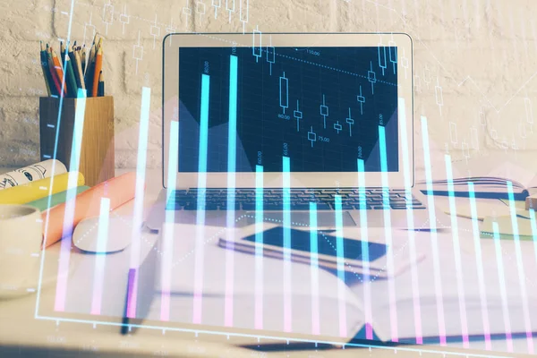 Gráfico y tabla bursátil con fondo informático. Doble exposición. Concepto de análisis financiero. —  Fotos de Stock