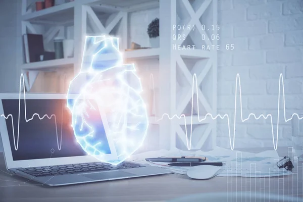 Desktop-Computer Hintergrund und Herzzeichnung. Doppelbelichtung. Medizinische Studie und Gesundheitskonzept. — Stockfoto
