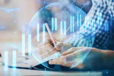 İki adamın hisse senedi piyasası grafiğiyle yatırım planladığı çok sayıda olay.