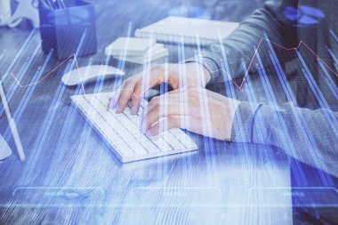 Adam ile mali grafik multi pozlama arka planda ofiste çalışır. Analiz kavramı.