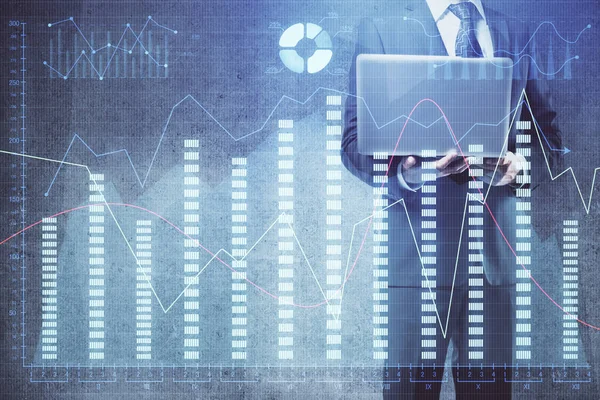 Форекс-графік з бізнесменом, який працює на ноутбуці на фоні. Концепція працьовитості. Мульти експозиція . — стокове фото