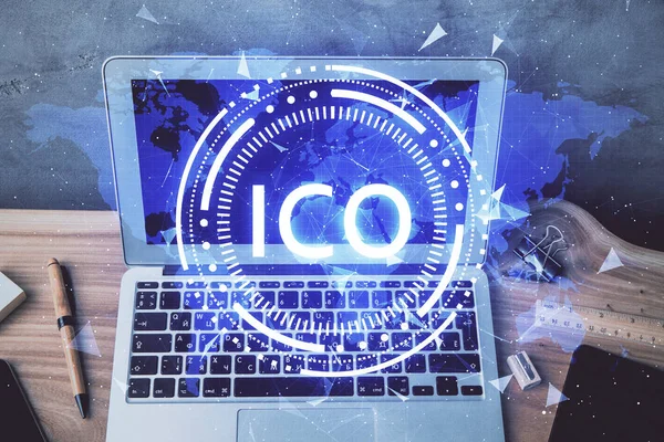 Dupla exposição do holograma do tema blockchain e da tabela com fundo do computador. Conceito de moeda criptomoeda bitcoin. — Fotografia de Stock