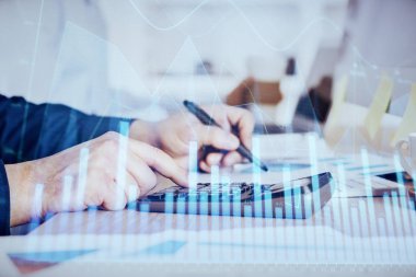 Finansal ticaret grafiği erkek masaüstü arkaplanı ile çoklu pozlama.