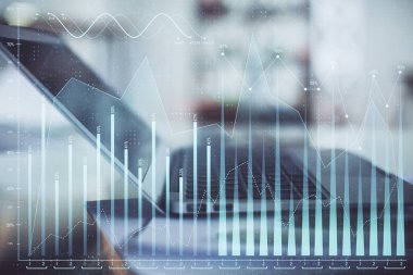 Bilgisayar geçmişi olan eski grafik hologramı. Çifte maruziyet. Finans piyasası kavramı.