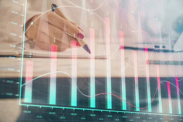 Dubbele blootstelling van dames handen maken van notities met Forex Graph hologram. Concept technische analyse. — Stockfoto