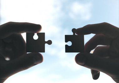 Gri bulmacayı elle koy