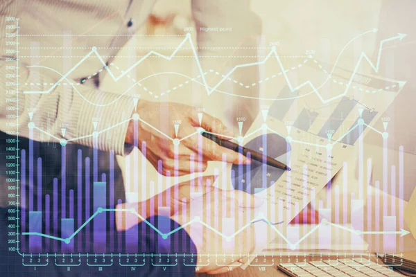 Finanzhandel Graphen Doppelbelichtung Mit Mann Desktop Hintergrund Erfolgskonzept — Stockfoto