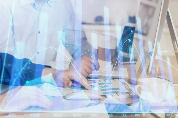 Multi Exponering Diagram Med Man Skriva Datorn Office Bakgrunden Begreppet — Stockfoto