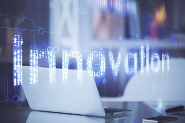 Teknoloji temalı çizim ve bilgisayarlı masa. Çoklu maruz kalma. Bilgi kavramı.