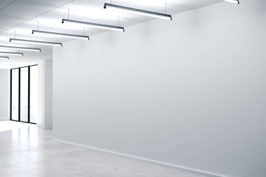 Boş beton duvar, lambalar ve şehir manzaralı modern ofis içi. Model 3d Hazırlama