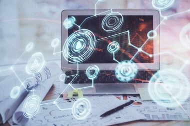 Sosyal ağ hologramıyla birlikte bilgisayar masaüstünde. Çoklu maruz kalma. Uluslararası insan ilişkileri kavramı.