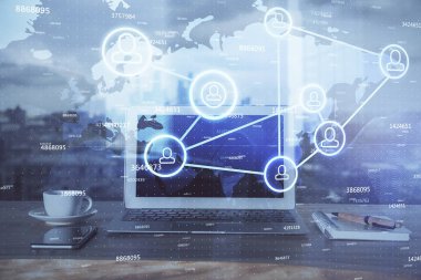 Sosyal ağ hologramıyla birlikte bilgisayar masaüstünde. Çoklu maruz kalma. Uluslararası insan ilişkileri kavramı.