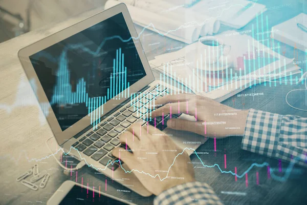 Doble Exposición Del Gráfico Divisas Con Hombre Que Trabaja Computadora —  Fotos de Stock