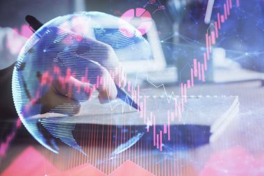 Uluslararası iş kadın elleri arka plan yazma üzerinde hud. Sıkı çalışma kavramı. Çift pozlama