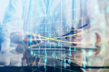 Dijital kodlama simgeleriyle notlar alan ellerin çoklu pozlanması. Bilgisayar öğrenme kavramı.