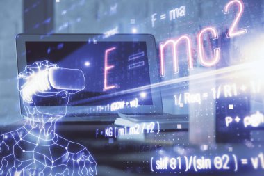 Masaüstü bilgisayar arkaplanı ve formül hologram yazımı. Çifte maruziyet. Eğitim kavramı.