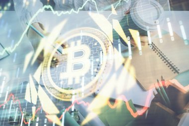Kripto para birimi hologramı, Bitcoin, ellerin üstünde ico teması not tutuyor. Engelleme zinciri kavramı. Çoklu pozlama