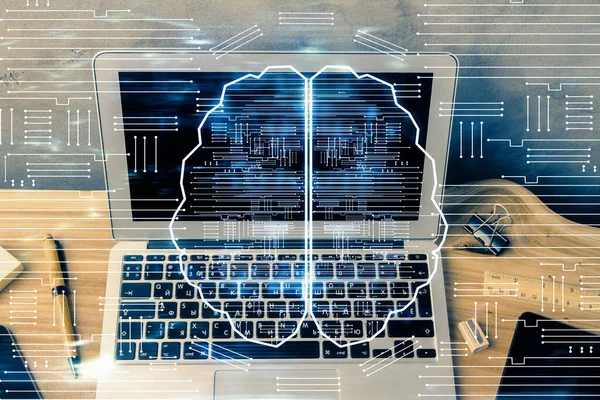 Bilgisayar ve insan beyin hologramıyla çalışma alanının çoklu açığı. Beyin fırtınası konsepti. — Stok fotoğraf