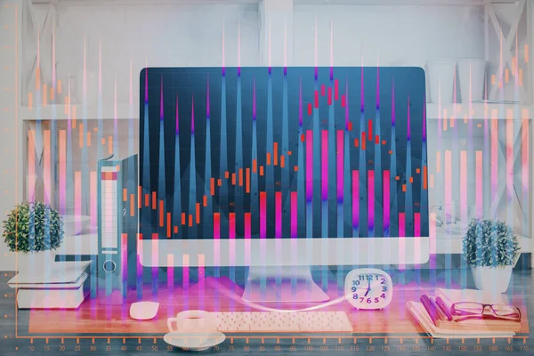 コンピュータの背景とテーブルの上の外国為替グラフのホログラム。露出を2倍。金融市場の概念. — ストック写真