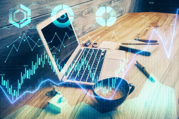 Doppelte Belichtung von Graphik- und Finanzinformationen und Arbeitsbereich mit Computerhintergrund. Konzept des internationalen Online-Handels. — Stockfoto