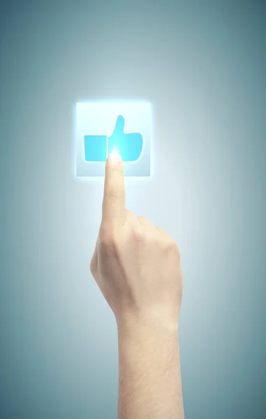 Χέρι Πιέζει Κουμπί Παρόμοιο Σύμβολο Μπλε Φόντο Έννοια Τεχνολογίας Και — Φωτογραφία Αρχείου