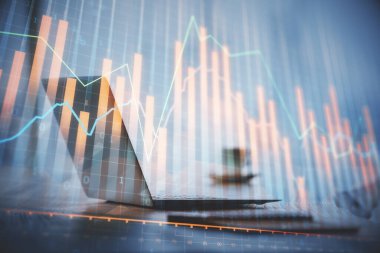 Grafik ve finansal bilgilere ve bilgisayar geçmişi olan çalışma alanına çoklu maruz kalma. Uluslararası çevrimiçi ticaret kavramı.