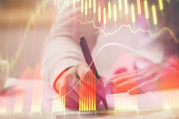 Finanzhandel Chart Multi-Exposure mit Mann Desktop-Hintergrund. — Stockfoto