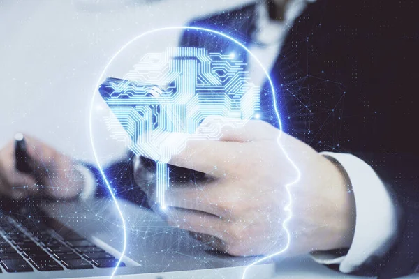 Dubbel exponering av människan hand hålla och använda en digital anordning och hjärnan hologram ritning. Datakoncept. — Stockfoto