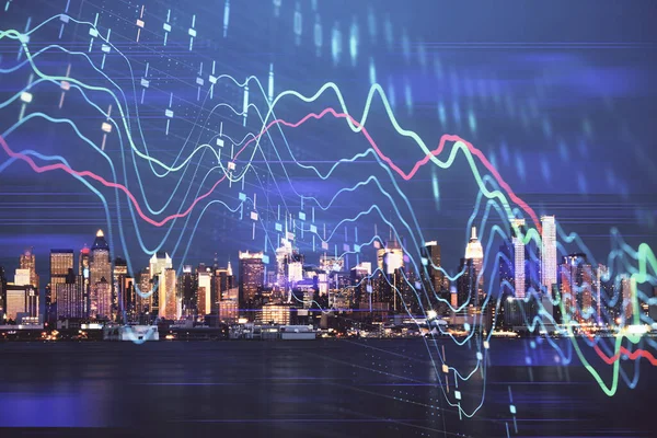 Gráfico financiero sobre paisaje nocturno de la ciudad con altos edificios de doble exposición de fondo. Concepto de análisis . —  Fotos de Stock