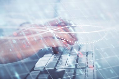 Arka planda ofiste bilgisayarda bilgisayarda yazan adam ile grafik çoklu pozlama. Sıkı çalışma kavramı. Closeup.