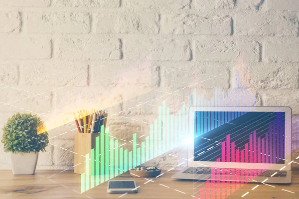 Dibujo gráfico financiero y tabla con la computadora en el fondo. Doble exposición. Concepto de mercados internacionales. — Foto de Stock