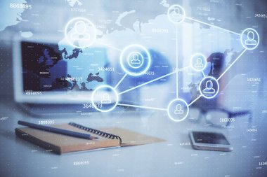 Sosyal ağ hologramıyla birlikte bilgisayar masaüstünde. Çoklu maruz kalma. Uluslararası insan ilişkileri kavramı.