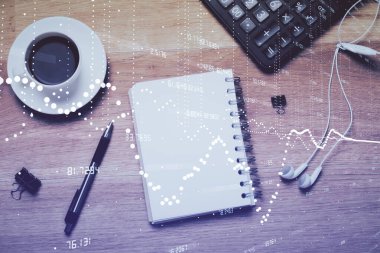 Sosyal ağ teması çizimi ve çalışma masası üst veiw 'e çift pozlama. Uluslararası bağlantı kavramı.